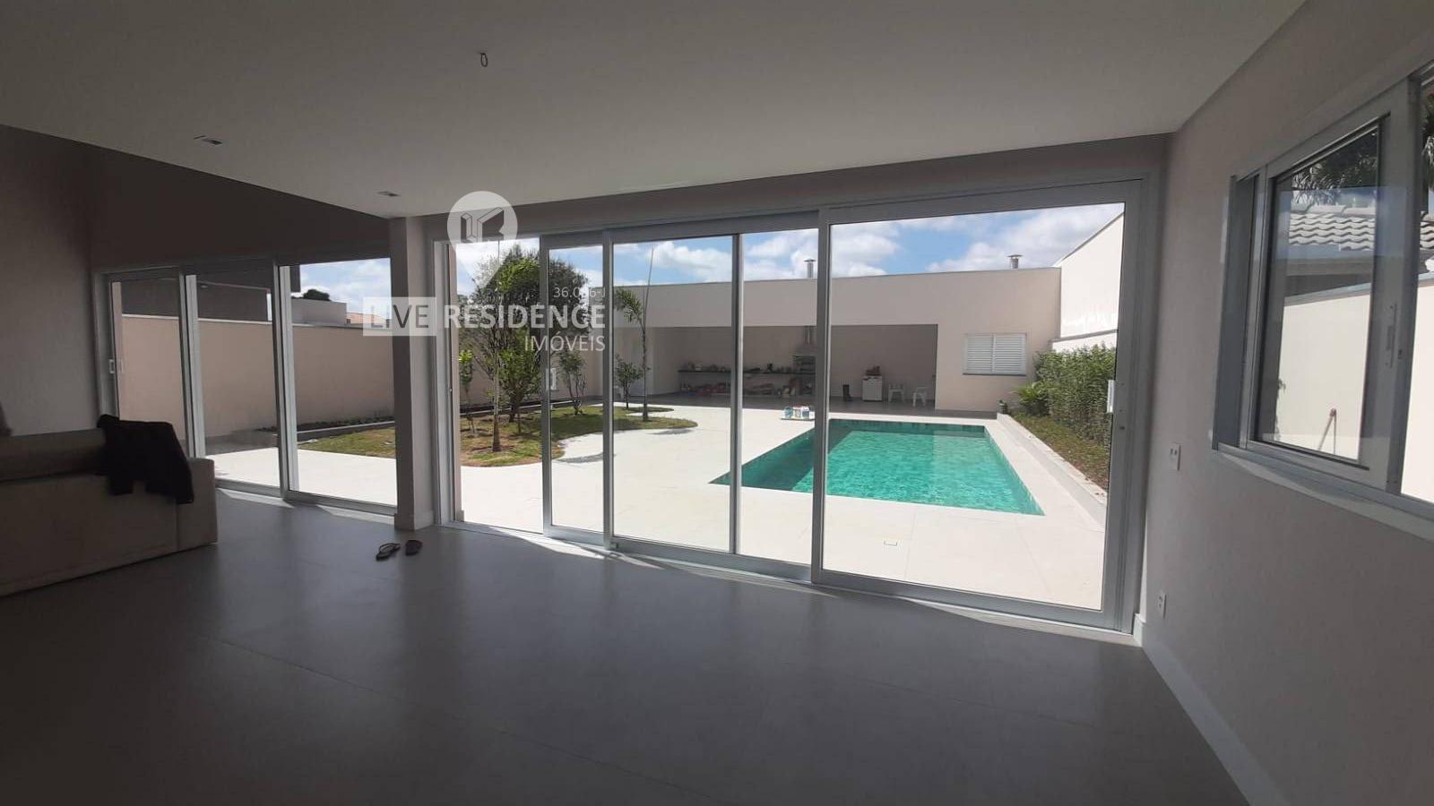 Casa à venda com 5 quartos, 327m² - Foto 2