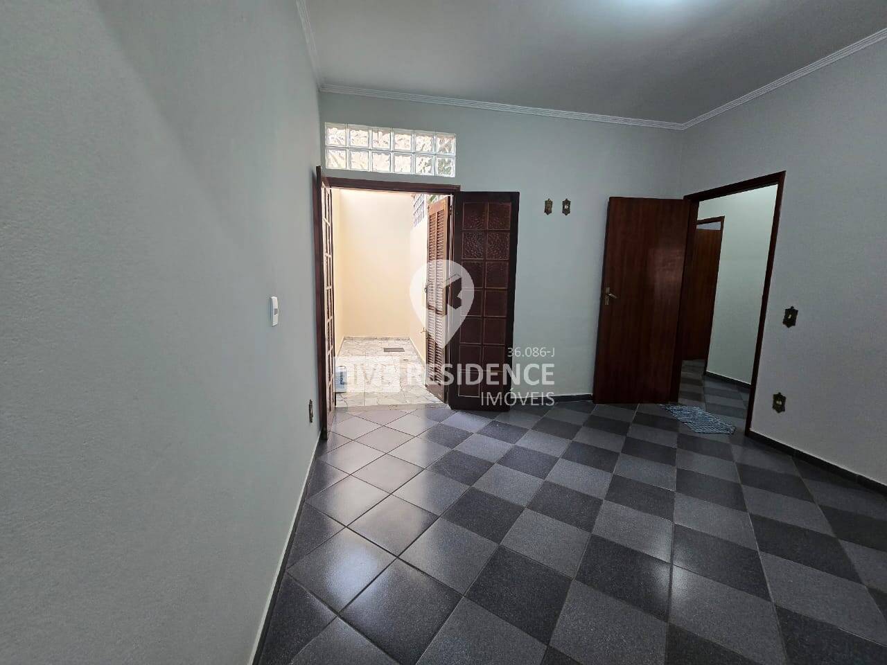 Casa à venda com 4 quartos, 210m² - Foto 5