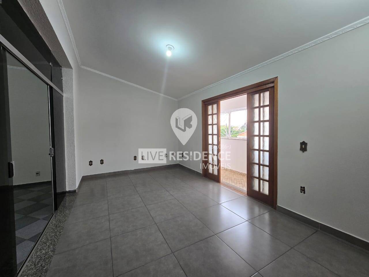 Casa à venda com 4 quartos, 210m² - Foto 14