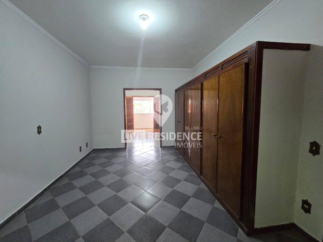 Casa à venda com 4 quartos, 210m² - Foto 11