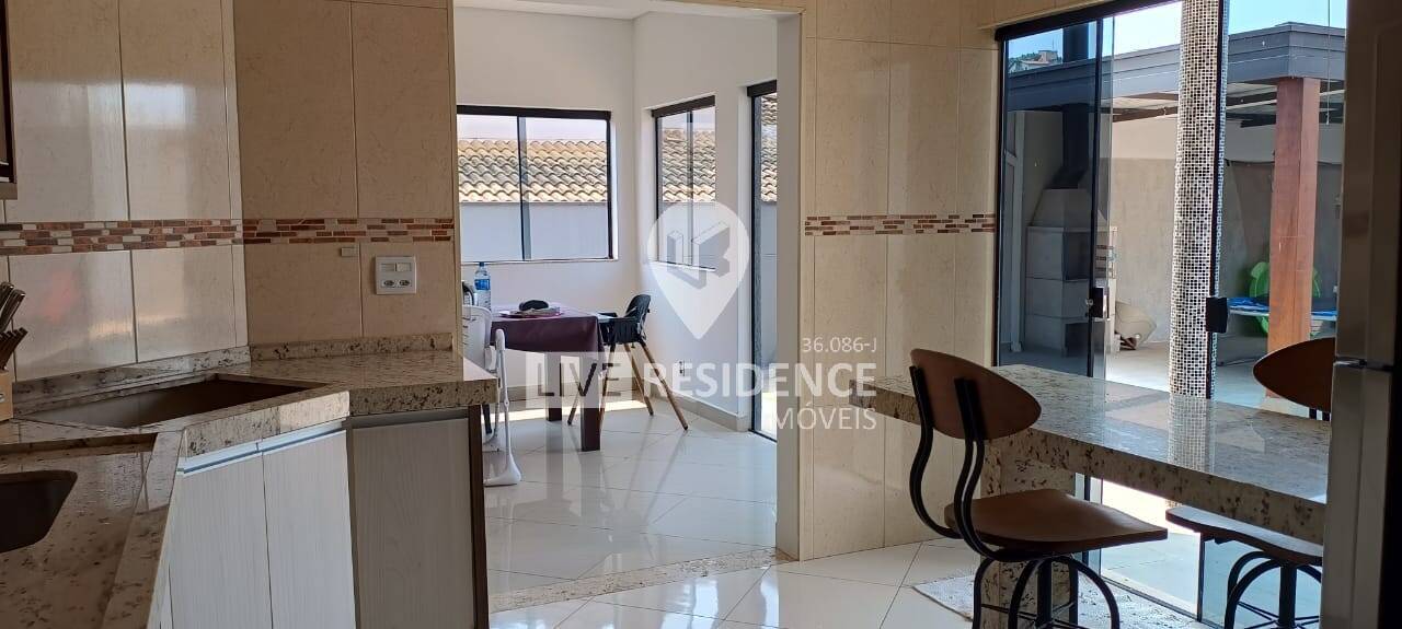 Casa à venda com 3 quartos, 318m² - Foto 13